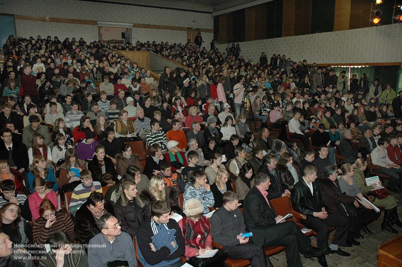 День открытых дверей в НГТУ, фотография: В. Невидимов