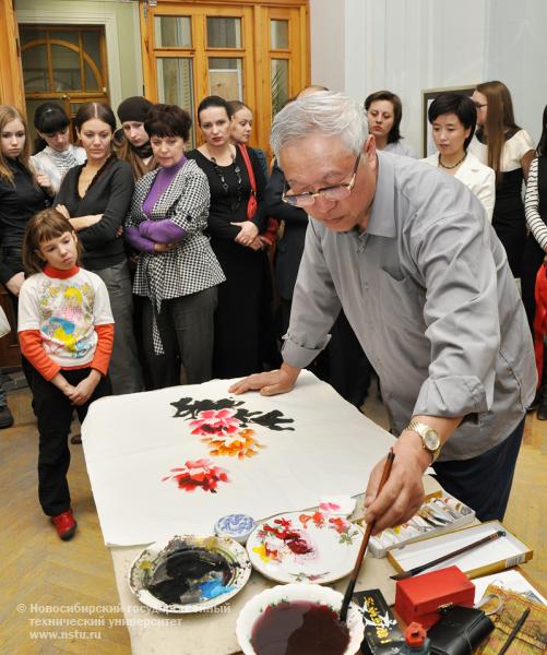 14.04.10      Выставка картин известного китайского художника Чэнь И., фотография: В. Невидимов