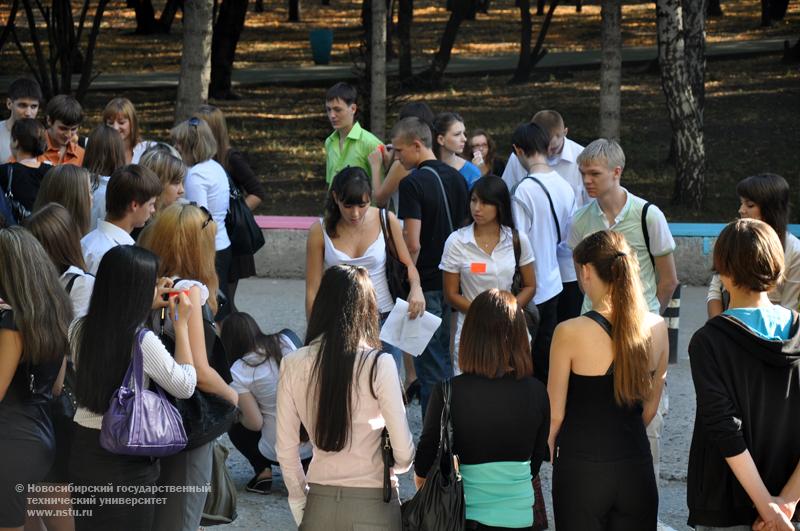 01.09.10     1 сентября собрание студентов 1 курса факультета бизнеса (ФБ), фотография: В. Кравченко