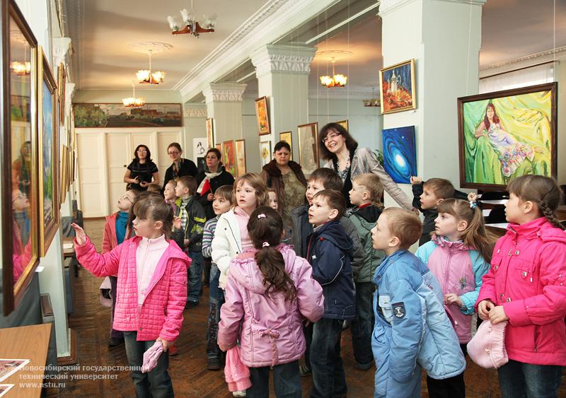 26.04.11     26-29 апреля в НГТУ пройдет неделя литературы и искусства, фотография: В. Невидимов