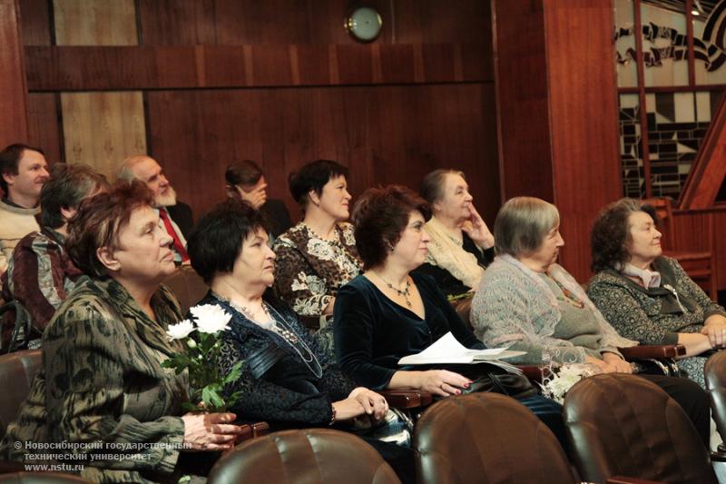 27.12.11     27 декабря отметит юбилей кафедра прикладной и теоретической физики ФТФ НГТУ, фотография: В. Невидимов