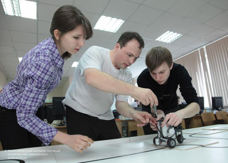 21.04.12     В НГТУ пройдет открытая городская студенческая олимпиада по робототехнике , фотография: В. Невидимов