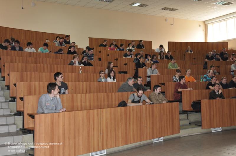 20.04.2013. День свободного аппаратного обеспечения в НГТУ, фотография: В. Кравченко