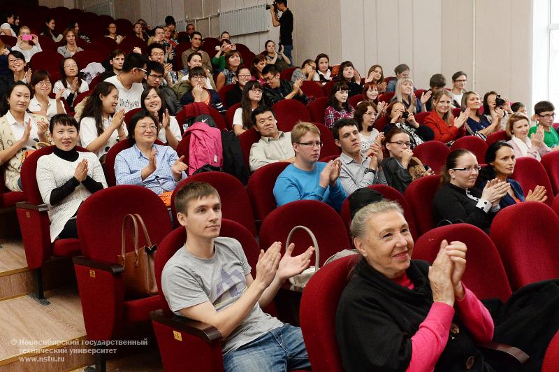 01.10.13     Мероприятия, посвященные 64-й годовщине образования КНР, пройдут в Институте Конфуция НГТУ , фотография: В. Невидимов