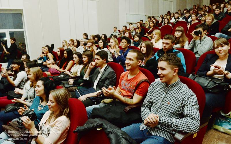 24.10.13     Посвящение в студенты первокурсников факультета гуманитарного образования , фотография: В. Невидимов