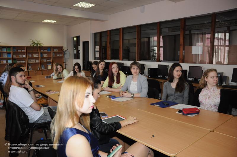 7.04.2014. Лекция-презентация «April is Electronic Poetry Month!», фотография: В. Кравченко